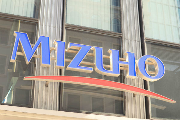 みずほ銀行がメガバンクから陥落目前となった原因はどこにあるのか